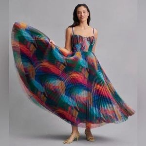 Looking for this dress in a size 4!!